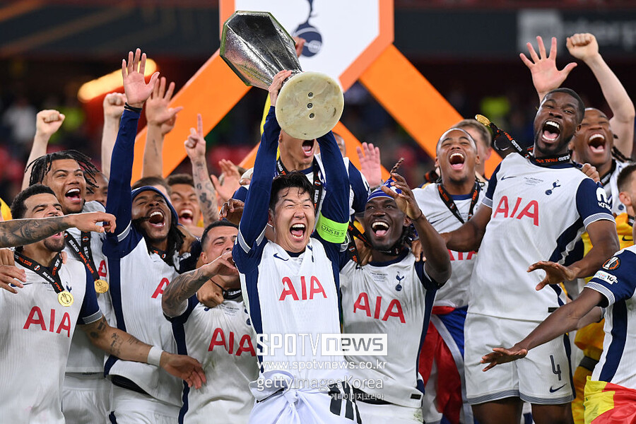 "손흥민 미안해" UEFA의 공식 입장 "시상식에서 메달이 부족했다…실수에 진심으로 사과한다"