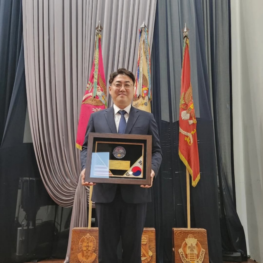 김영수 인류무형문화유산씨름진흥원 사무국장, 미군으로부터 '감사패' 수여