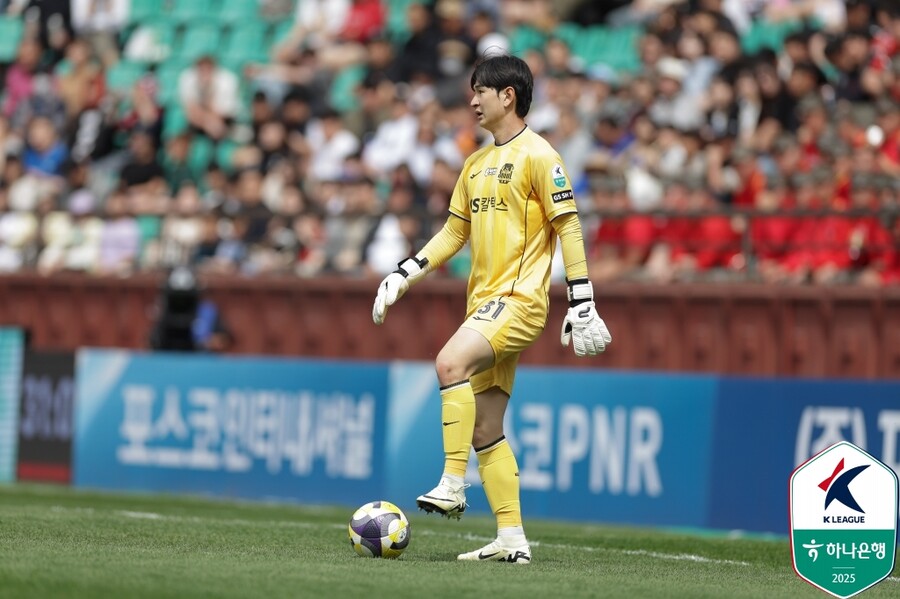 [현장 REVIEW] '강현무 GK 황당 실수' FC서울, 방심하다 수원FC에 1-1 무승부...2연승 도전 막혔다