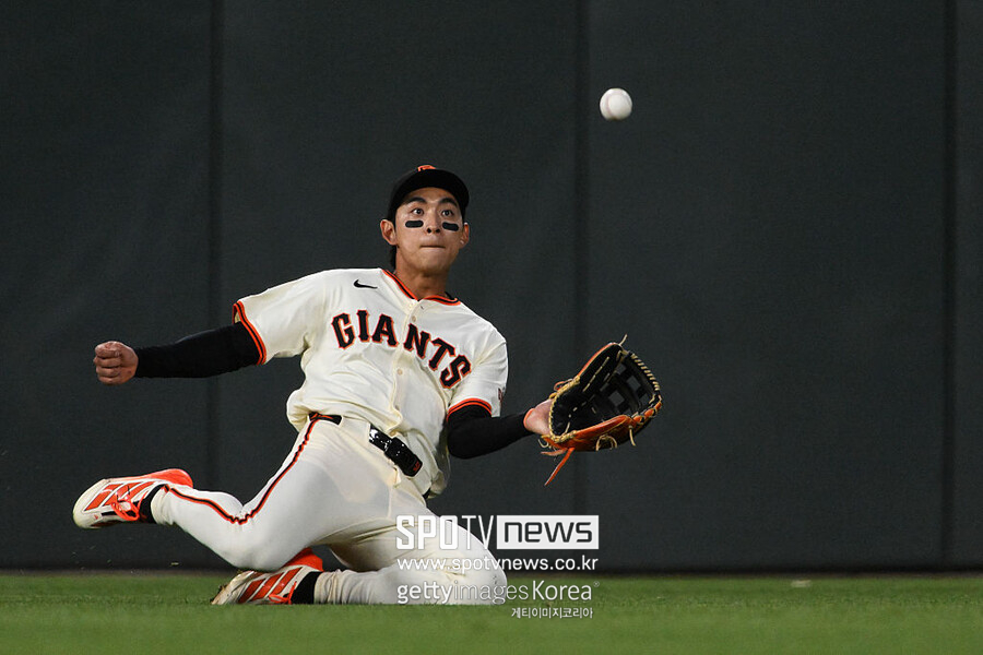 이정후 이것도 메이저리그 1위다, 김하성 이어 대업 가능할까… 감독도 ‘판타스틱’ 엄지척