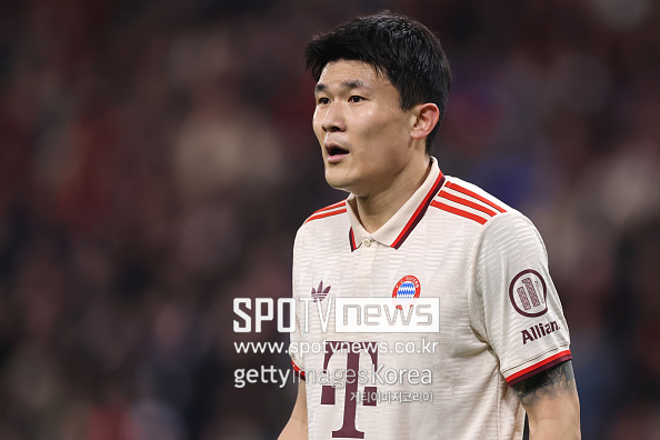 ▲ 독일에서 높은 공신력을 자랑하는 매체가 '김민재 이적설'을 다시 한 번 제기했다. "김민재는 해외에서 여전히 좋은 평판을 누리고 있으며 특히 잉글랜드 프리미어리그(EPL) 구단의 관심이 크다. 영국으로부터 제안은 바이에른 뮌헨이 이번 여름 그의 매각을 결심하기에 충분할 것"이라며 양 측 결별이 본격화될 가능성을 암시했다.