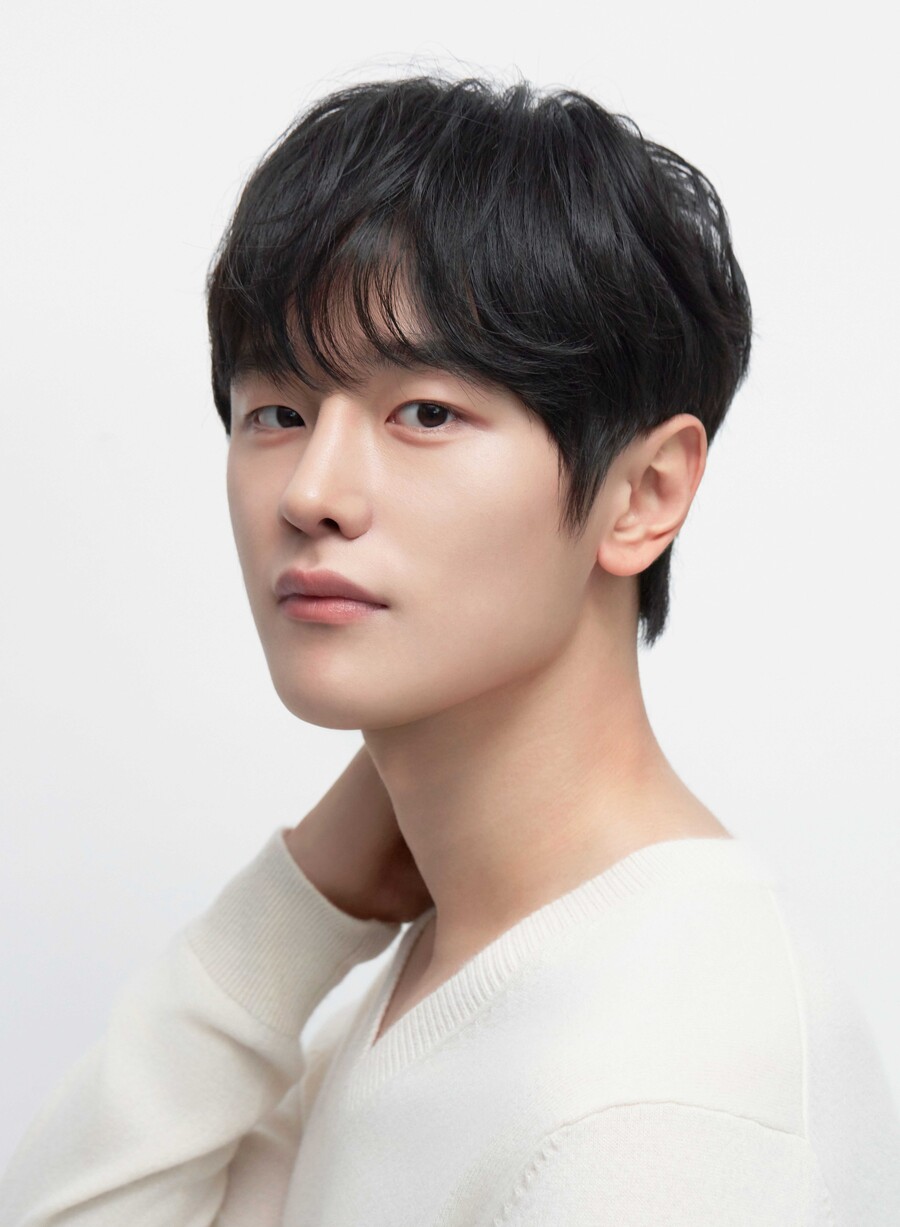 김도완, 새 프로필 공개…'원 : 하이스쿨 히어로즈'로 캐릭터 변신