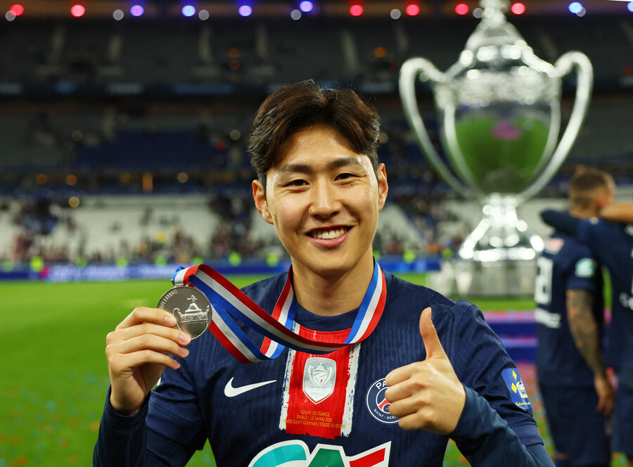 공신력 1티어 기자가 말한다…"이강인 PSG와 재계약 협상 난항"→프리미어리그·라리가·사우디·세리에A 모두 부른다