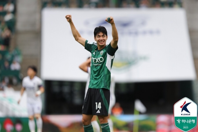 [현장 REVIEW] 안보여도? 신들렸다! 전진우 미친활약, 대구에 4-0완승 ... 공식전 14경기 무패행진 질주