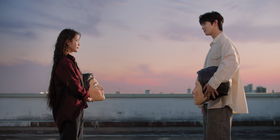 아이유X차은우, 드디어 만났다…비주얼 폭발 '미인' MV 공개