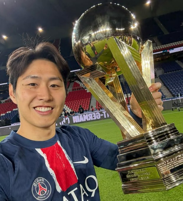 '韓 최초 역사 도전' 이강인, UCL 결승 '깜짝 출전' 보인다! PSG 공식 인터뷰 진행..."우승할 수 있도록 최선 다할 것"
