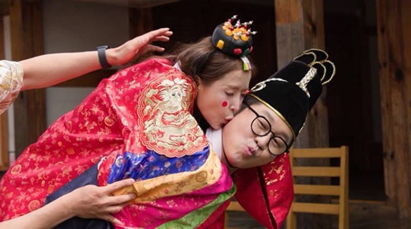 지상렬·신지, 김종민 따라가겠네…전통 혼례로 식 올렸다 '첫 뽀뽀까지'('살림남')