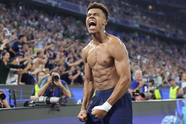[뮌헨 현장 REVIEW]'이강인 벤치 환호' PSG, 두에 멀티골-하키미-흐비차-마율루 골 폭풍…UCL 첫 우승