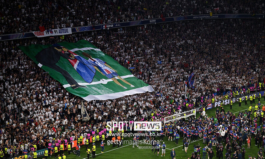 엔리케의 PSG 우승 뒤 숨겨진 사연…9살에 떠난 딸 사나를 위한 메시지 "승리할 때나, 패배할 때나 함께한다"