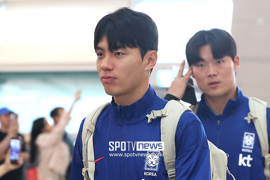 홍명보 감독이 지휘하는 대한민국 축구대표팀은 내달 2일 이라크 원정길에 오른다. 2026 국제축구연맹(FIFA) 북중미 월드컵 아시아지역 3차예선 일정을 위해 이라크와 9차전을 펼친다. 이후 한국으로 돌아와 10일 쿠웨이트전을 끝으로 3차예선을 마무리한다. 한국의 11회 연속 월드컵 본선 진출은 9부 능선을 넘은 상태다. 현재 4승 4무 승점 16점으로 B조 선두를 달리는 가운데 남은 2연전에서 승점 1점만 추가하면 조 2위를 확보해 본선 티켓을 손에 넣는다.▲  ⓒ곽혜미 기자