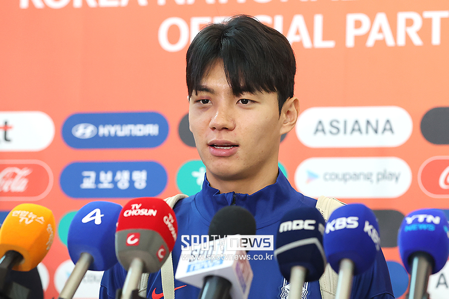 홍명보 감독이 지휘하는 대한민국 축구대표팀은 내달 2일 이라크 원정길에 오른다. 2026 국제축구연맹(FIFA) 북중미 월드컵 아시아지역 3차예선 일정을 위해 이라크와 9차전을 펼친다. 이후 한국으로 돌아와 10일 쿠웨이트전을 끝으로 3차예선을 마무리한다. 한국의 11회 연속 월드컵 본선 진출은 9부 능선을 넘은 상태다. 현재 4승 4무 승점 16점으로 B조 선두를 달리는 가운데 남은 2연전에서 승점 1점만 추가하면 조 2위를 확보해 본선 티켓을 손에 넣는다.▲ ⓒ곽혜미 기자