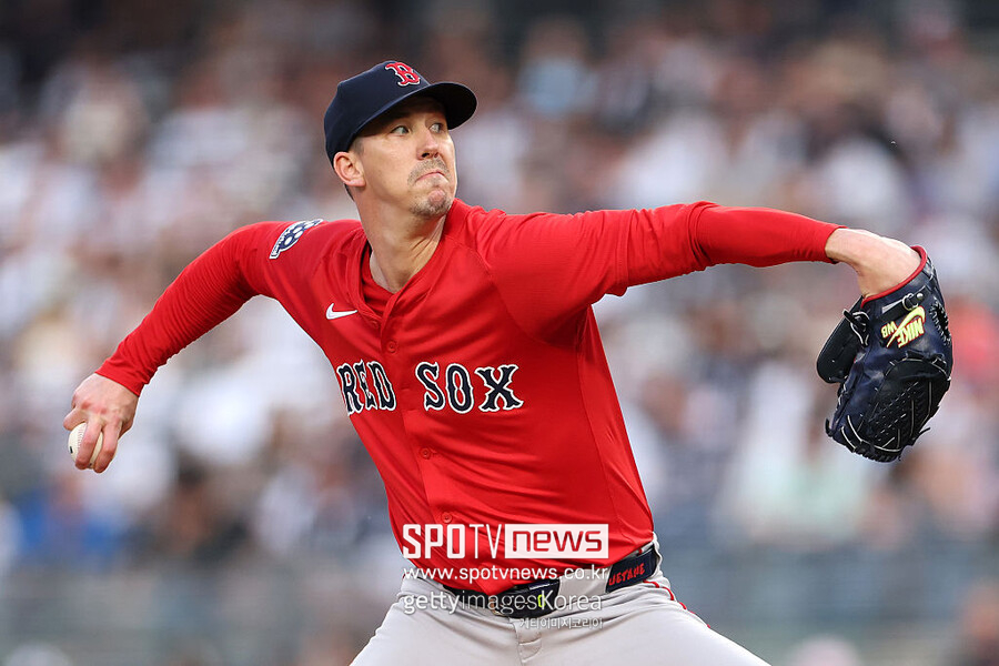다저스가 포기한 투수 다시 데려올까…"뷸러 트레이드 가능" ESPN 전망