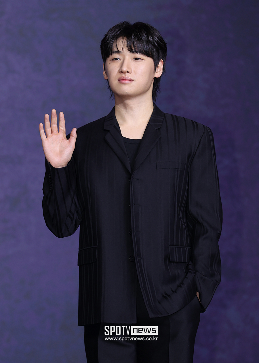 [포토S] 이다윗, 젠틀한 손인사