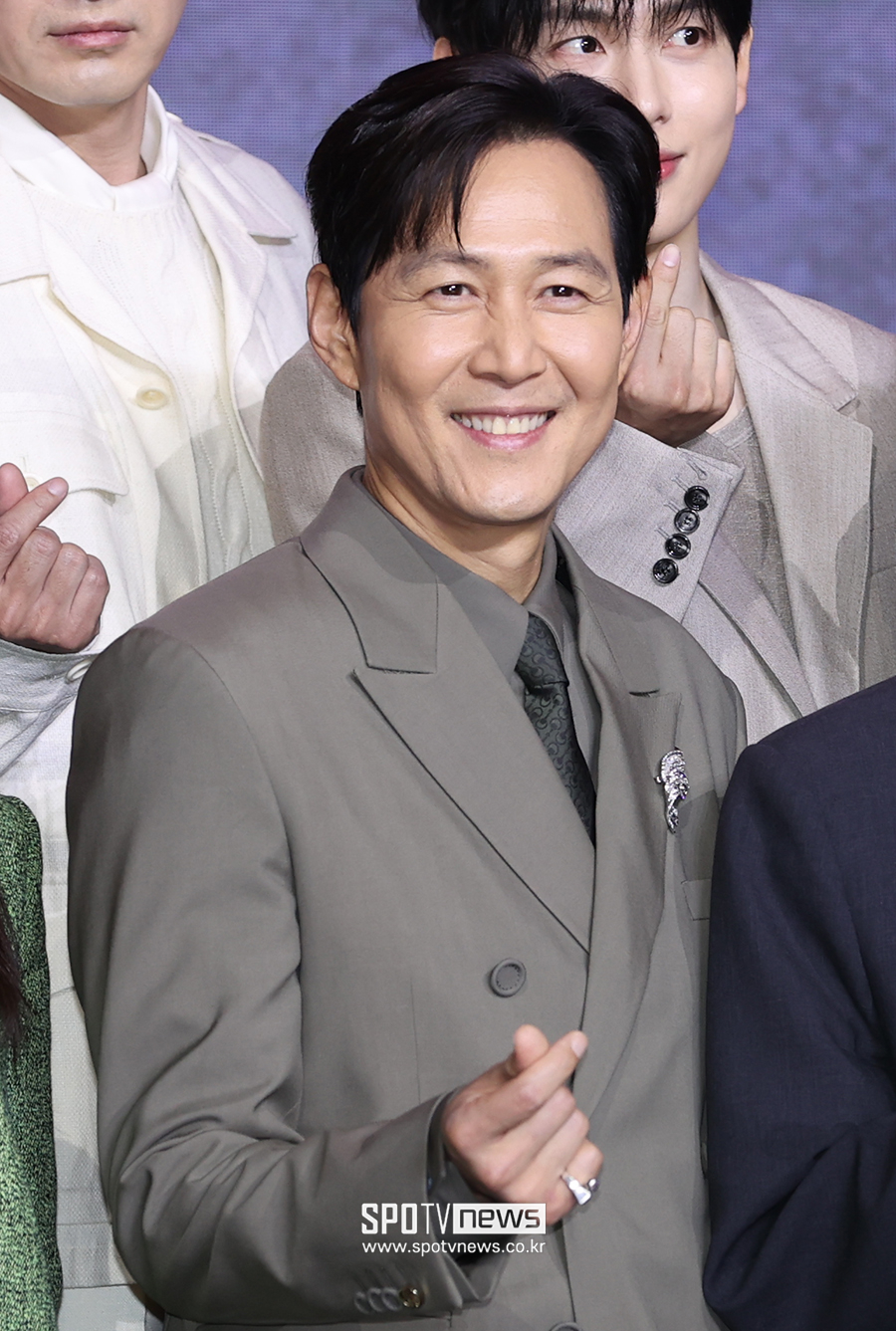 [포토S] 이정재, 성기훈의 하트