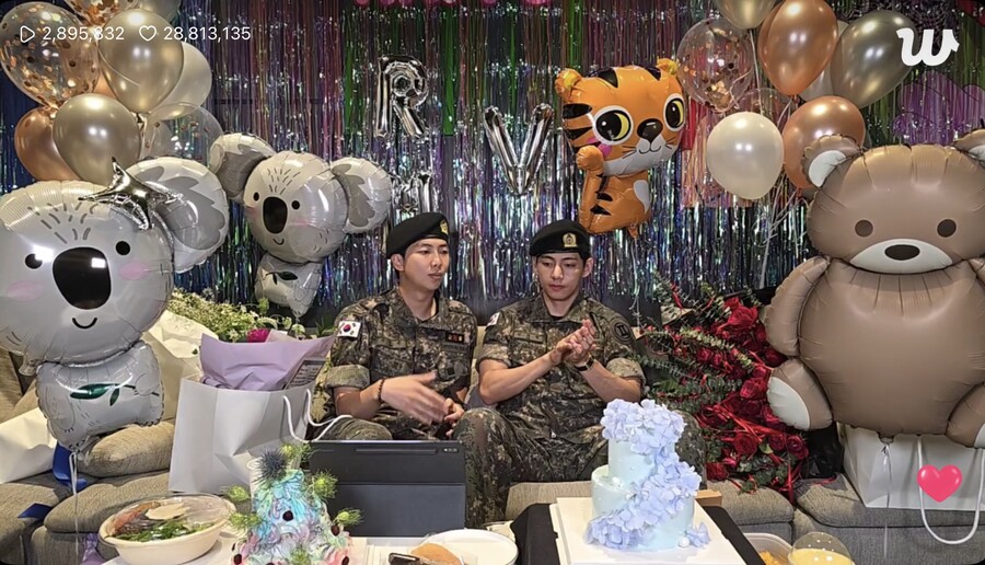 '전역' 방탄소년단 RM·뷔 "우리가 돌아왔다…계획 있으니 조금만 기다려달라"