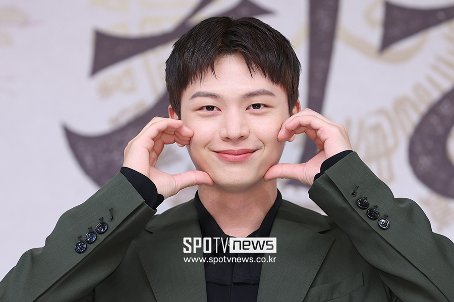 육성재, 배우에서 다시 가수로…'육각형 아티스트'의 열일 행보[초점S]