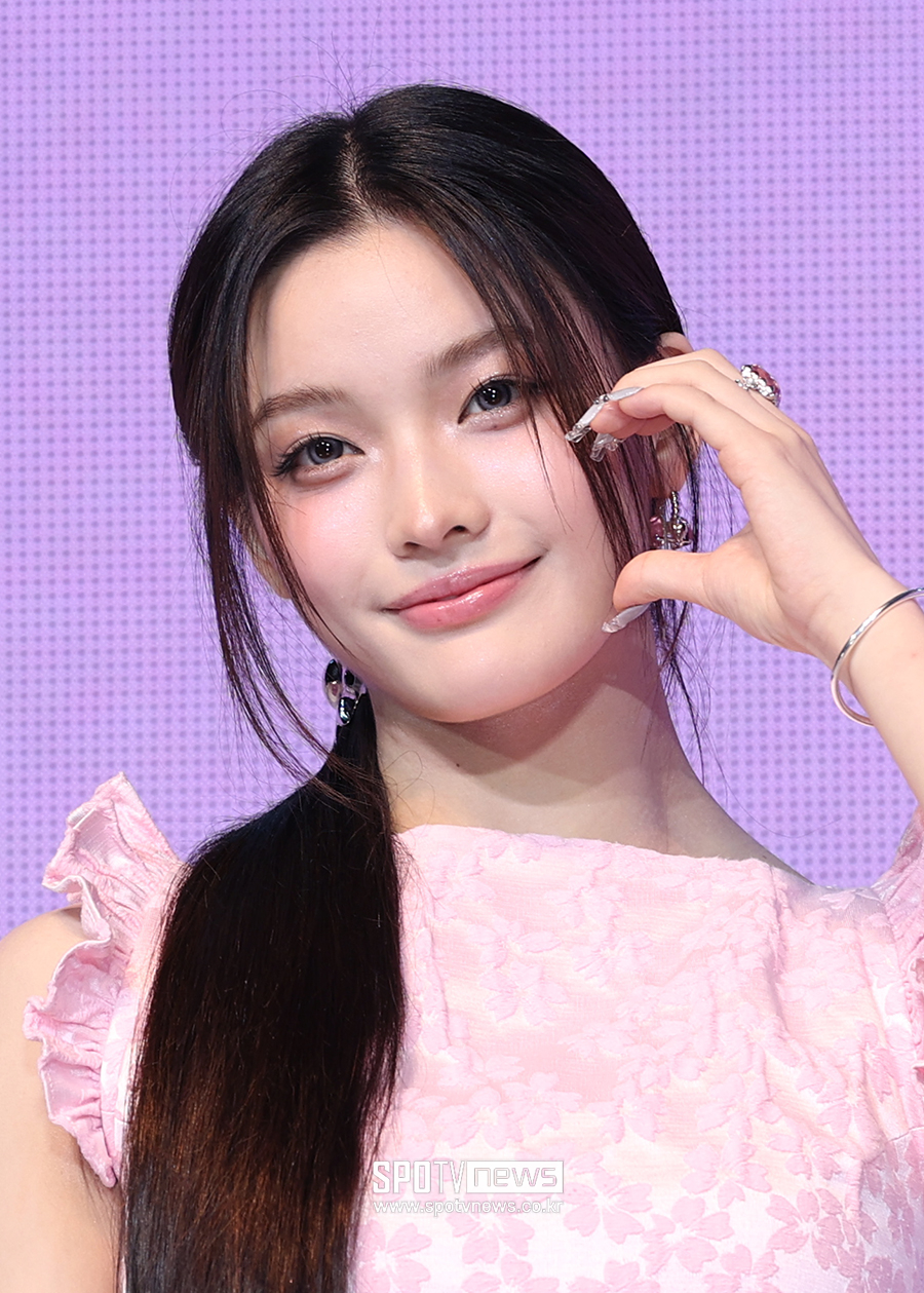 [포토S] 아일릿 이로하, '꼬북냥이'