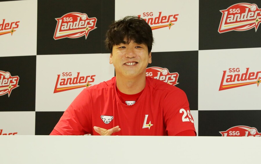 '2년 36억' 김광현 계약 나비효과? SSG 계산 대충 다 끝났다… FA 대어 시장 참전도 가능할까