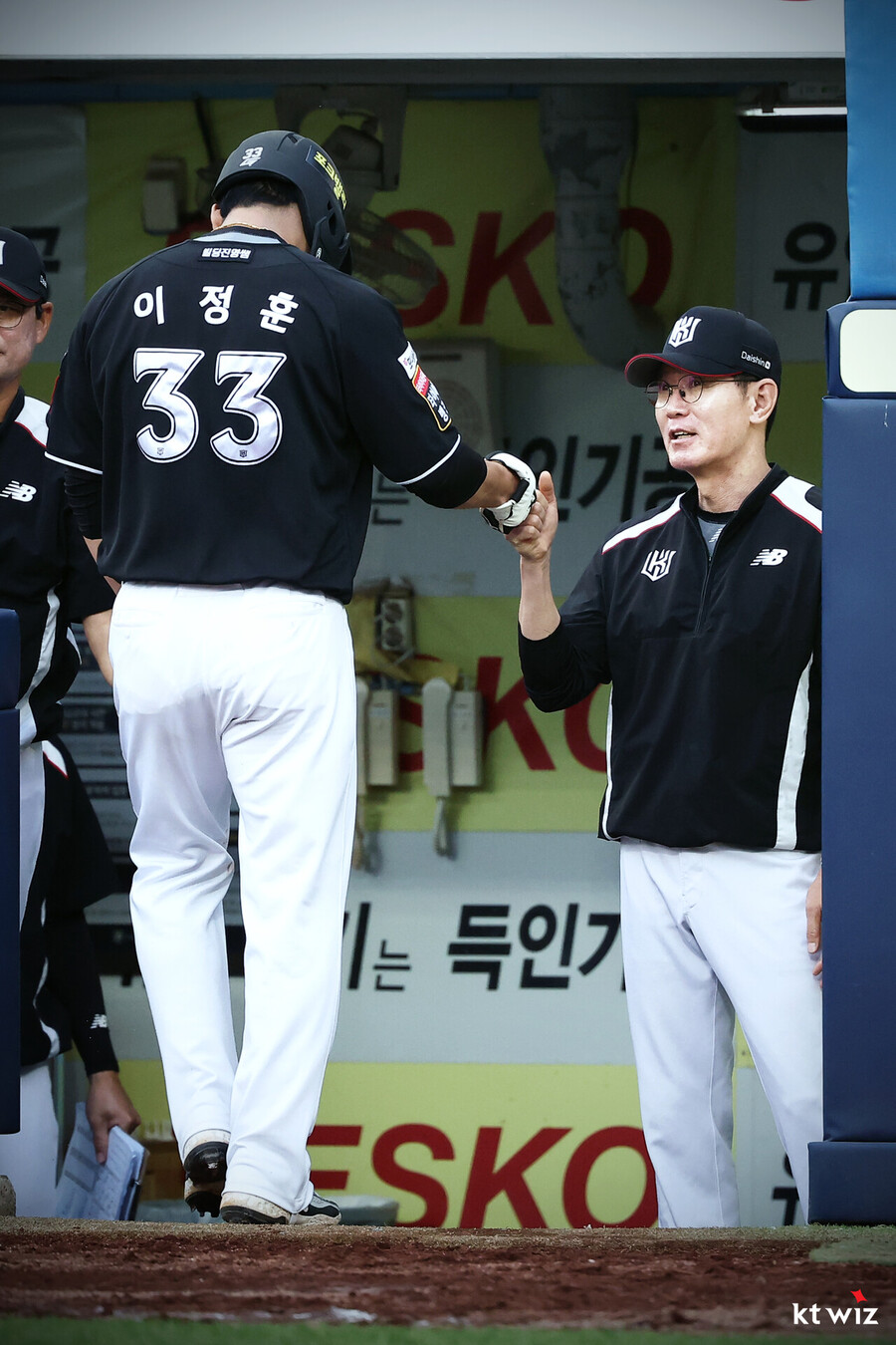 "단장님 트레이드 참 잘 하신다" 명장도 감탄, 6승→8승 좌완에 홈런→홈런 해결사까지 '안목 미쳤다'