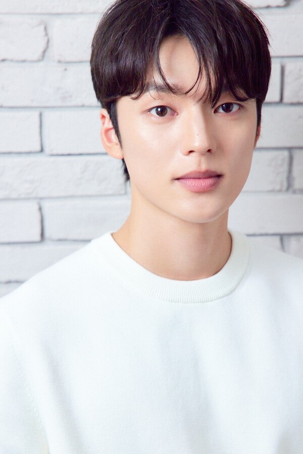 한현준, 하이틴 정치드라마 '러닝메이트' 출연…'기생충' 작가의 연출 데뷔작