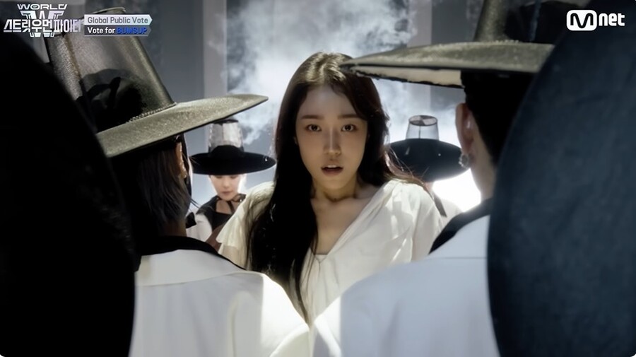 "국가유산급 퍼포먼스"…韓대표 '범접', 메가크루 미션 터졌다('월드 오브 스우파')
