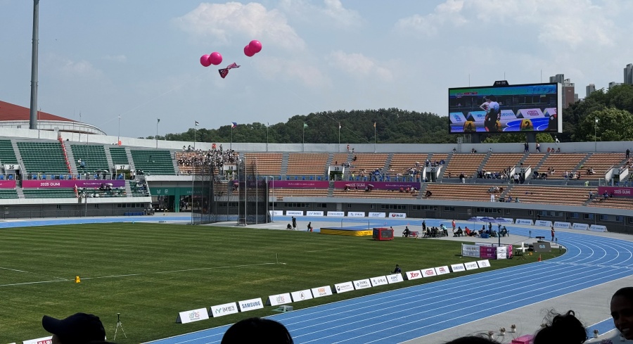 2025 아시아육상경기선수권대회 첫날 경기가 열린 구미시민운동장. 관중석이 거의 비어 있다. 구미|윤서영 기자