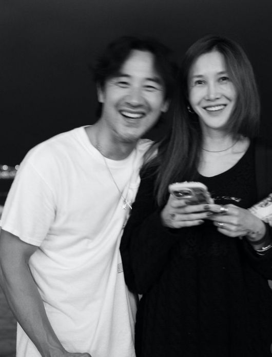 윤혜진, ♥엄태웅 9년만 복귀→부국제 출전에 감격 "母가 지켜주고 계신 듯"
