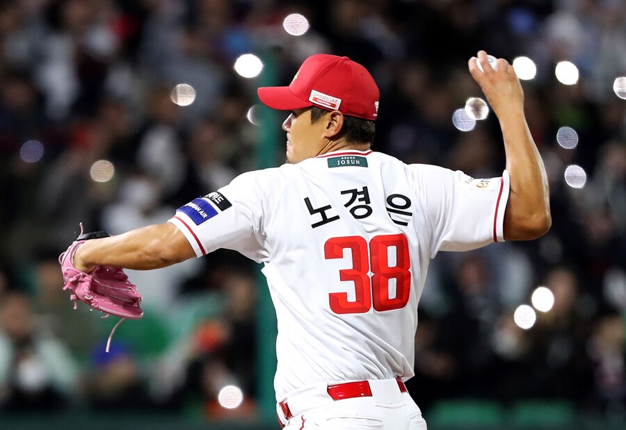 ▲ 성실한 자기 관리와 실력으로 후배들에게 귀감이 되고 있는 노경은 ⓒSSG랜더스