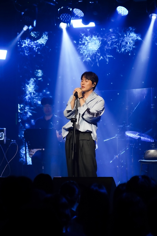 진민호, 단독 콘서트 '회귀' 성료…미공개곡 '얼라이브' 깜짝 공개