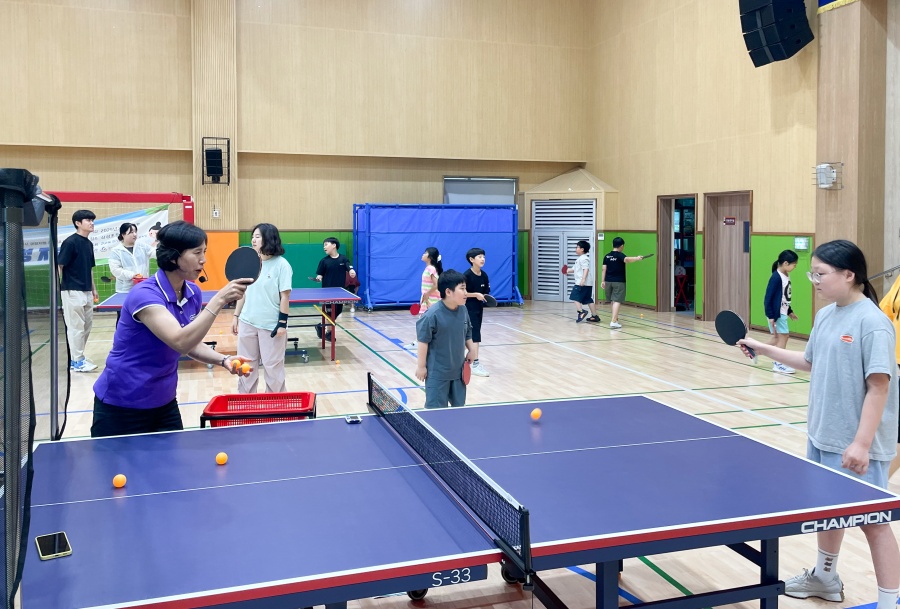 홍차옥 선수가 강사로 참여한 파주 삼성초등학교 스포츠스타 체육교실 운영 사진 ⓒ국민체육진흥공단