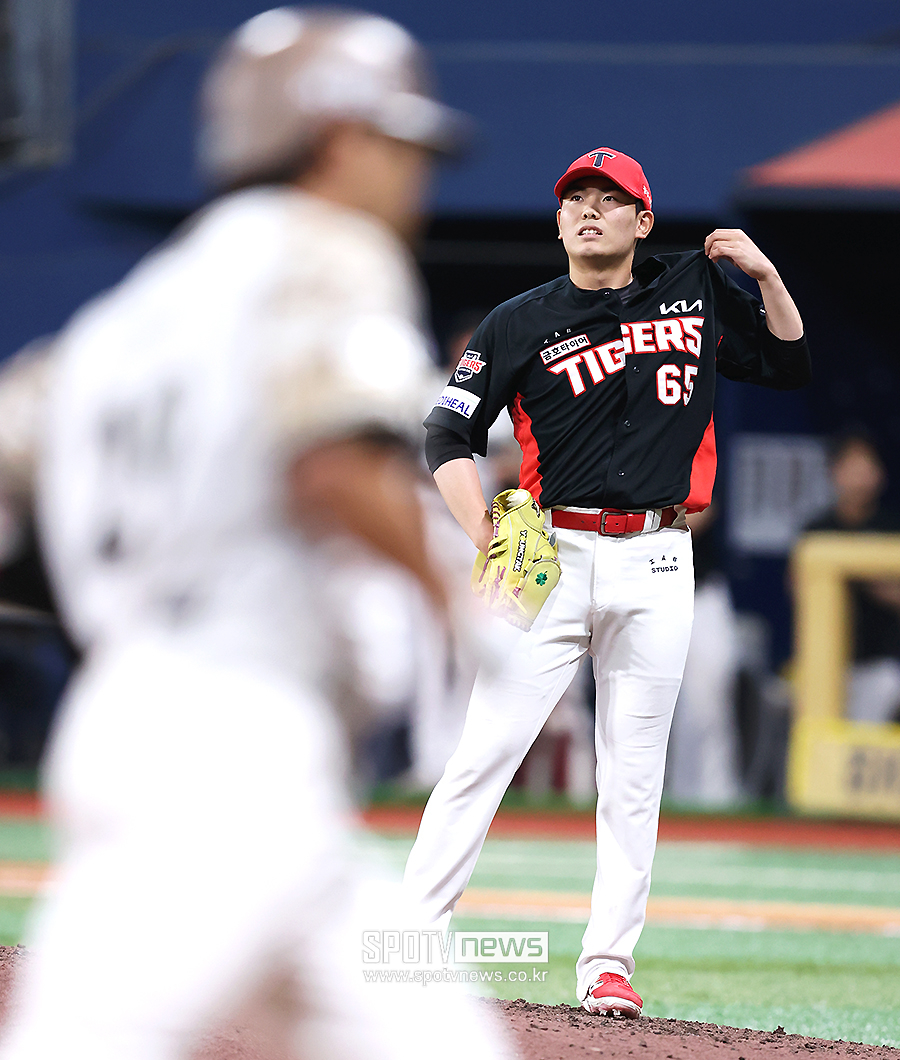 'KIA 10라운드의 기적' 성영탁, 끝내 KBO 신기록 좌절…17⅓이닝 만에 프로 데뷔 첫 실점