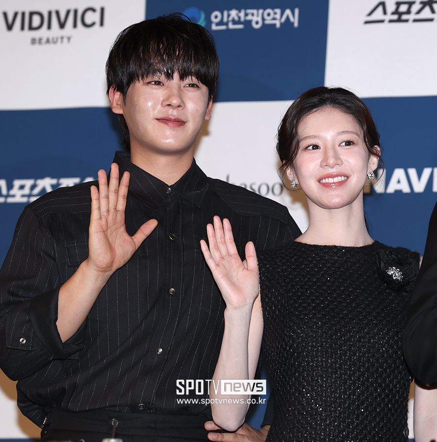 [포토S] 이정하-고윤정, '오랜만에 만난 봉석이와 희수'