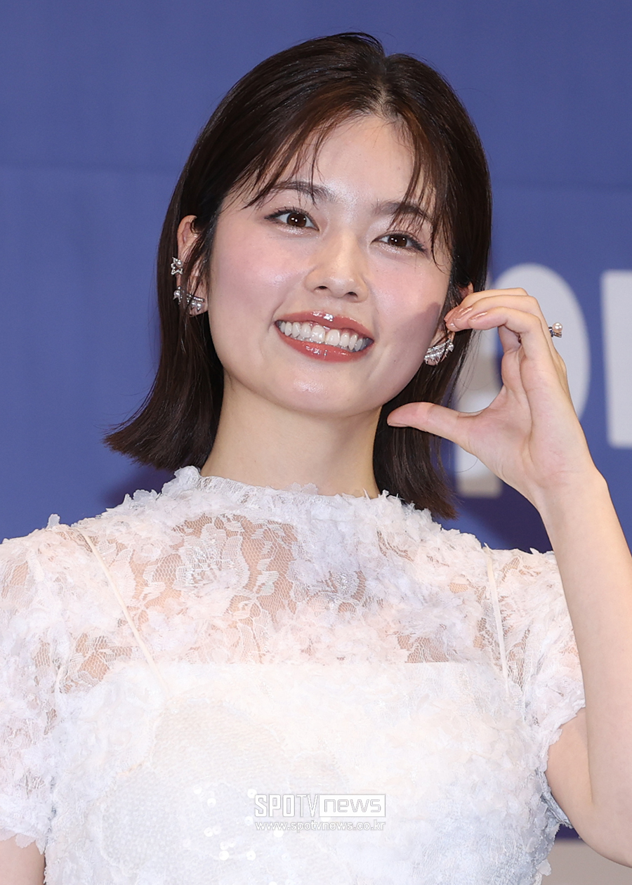 [포토S] 코시바 후우카, 사랑스러운 볼하트