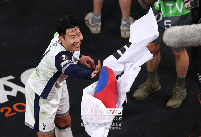 '韓 축구 이제 어쩌나' 손흥민마저 "쇠퇴하는 선수" 평가…토트넘, 굿바이 준비 → 8월이 운명의 달