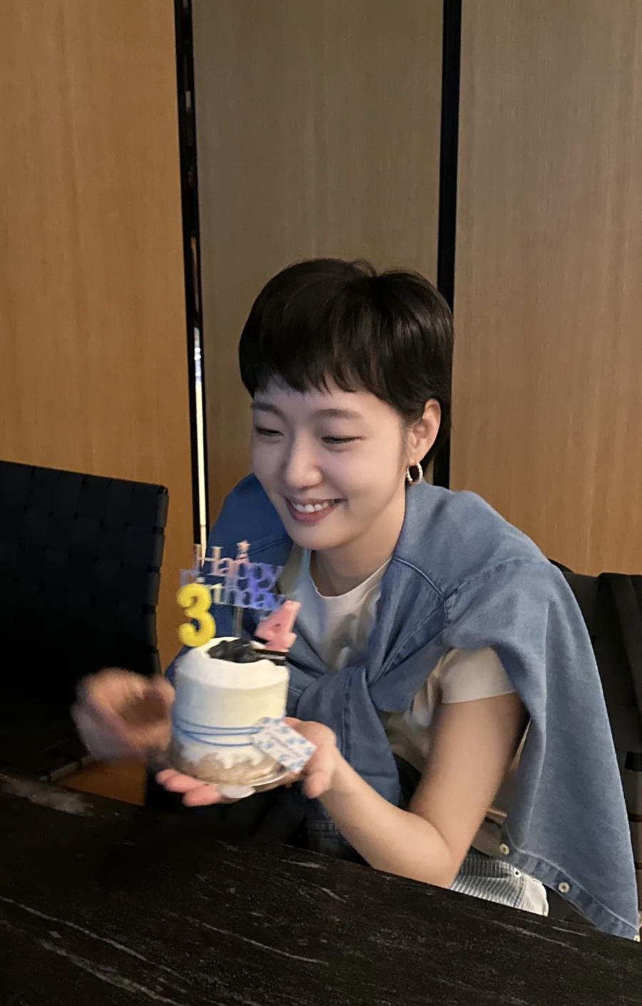 김고은, 깜찍한 34번째 생일상 공개…상큼 숏컷 헤어 '눈길'