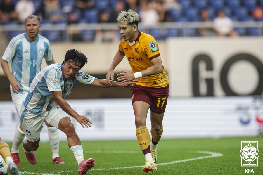 ▲ 울산HD와 광주FC가 오후 7시 광주월드컵경기장에서 2025 하나은행 코리아컵 8강전을 치렀다 ⓒ대한축구협회