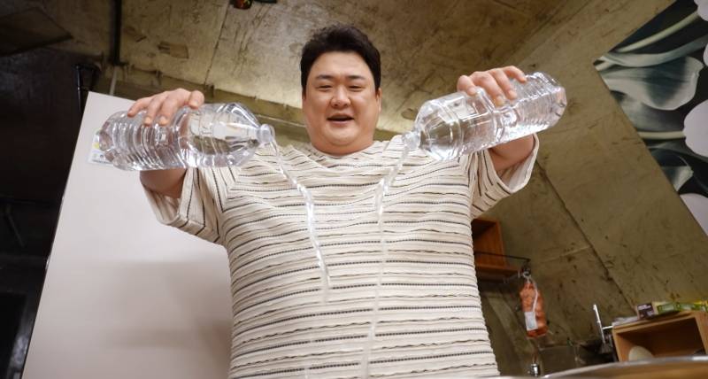'117kg' 김준현, 초대형 대야 요리 도전…"아기 욕조인 줄"('편스토랑')