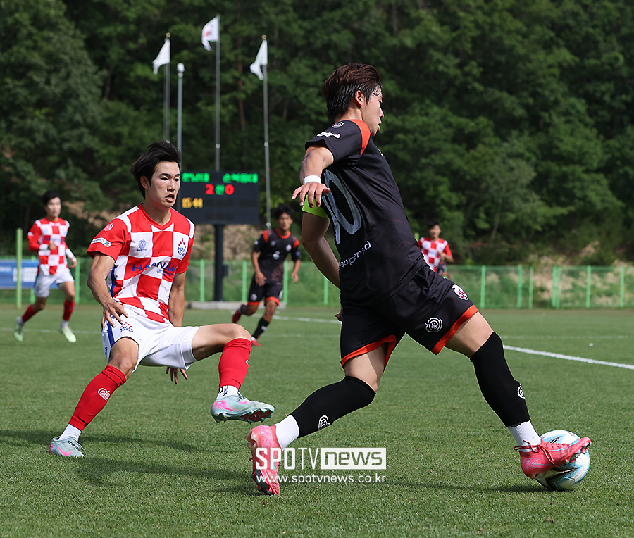 [포토S] 제 61회 추계대학축구연맹전, '따라올테면 따라와봐'
