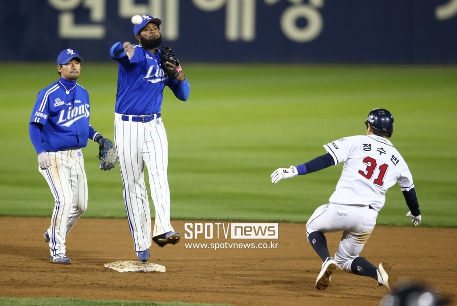 ▲ 2015년 한국시리즈 당시의 야마이코 나바로. 나바로는 한국을 떠난 이후 경력이 급격한 내리막길을 걸었다 ⓒ스포티비뉴스DB
