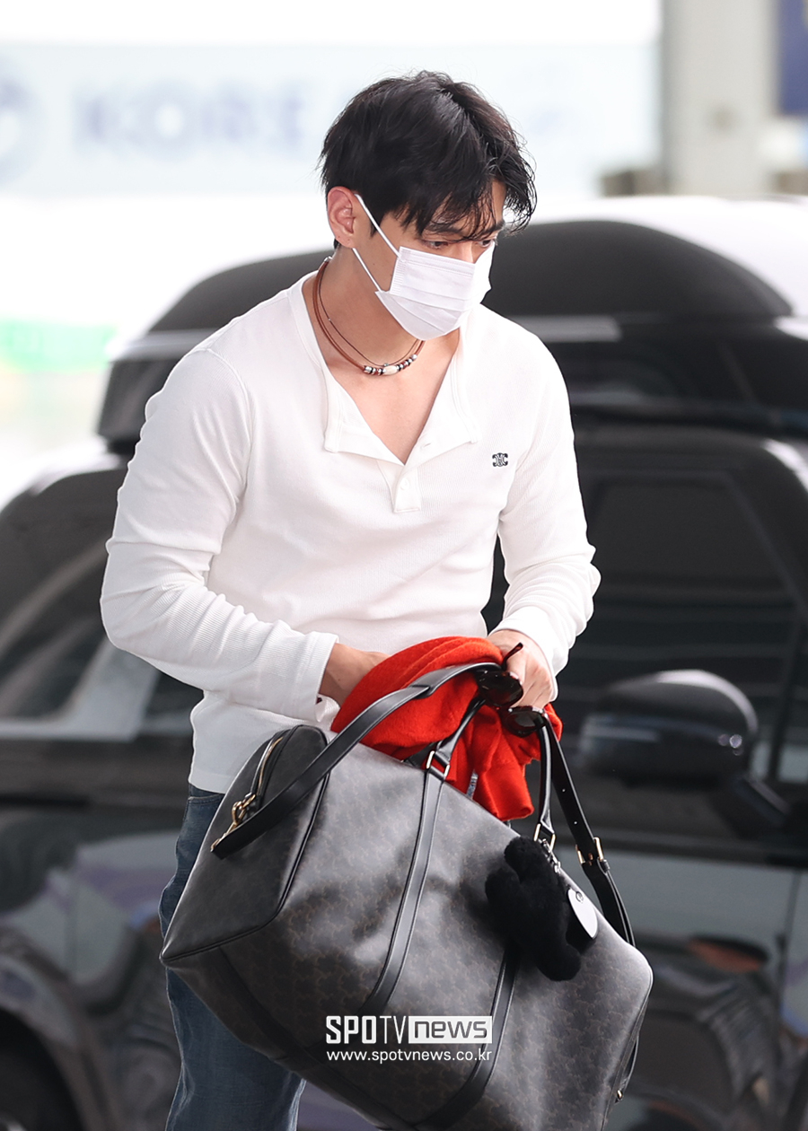 [포토S] 방탄소년단 뷔, '가려지지 않는 근육'