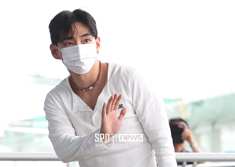 [포토S] 방탄소년단 뷔, 다정한 인사
