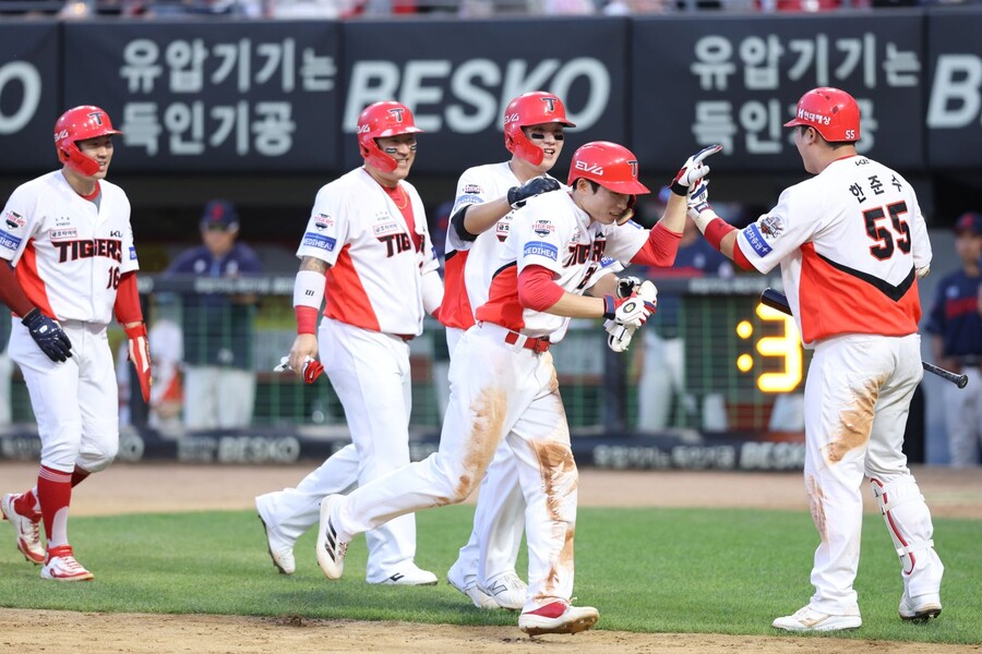 한화 1위 도전자, 이제는 KIA로 바뀌었다… 롯데-LG 한 방에 제친 타격 대폭발, 롯데 대파하고 2위 점프 [광주 게임노트]