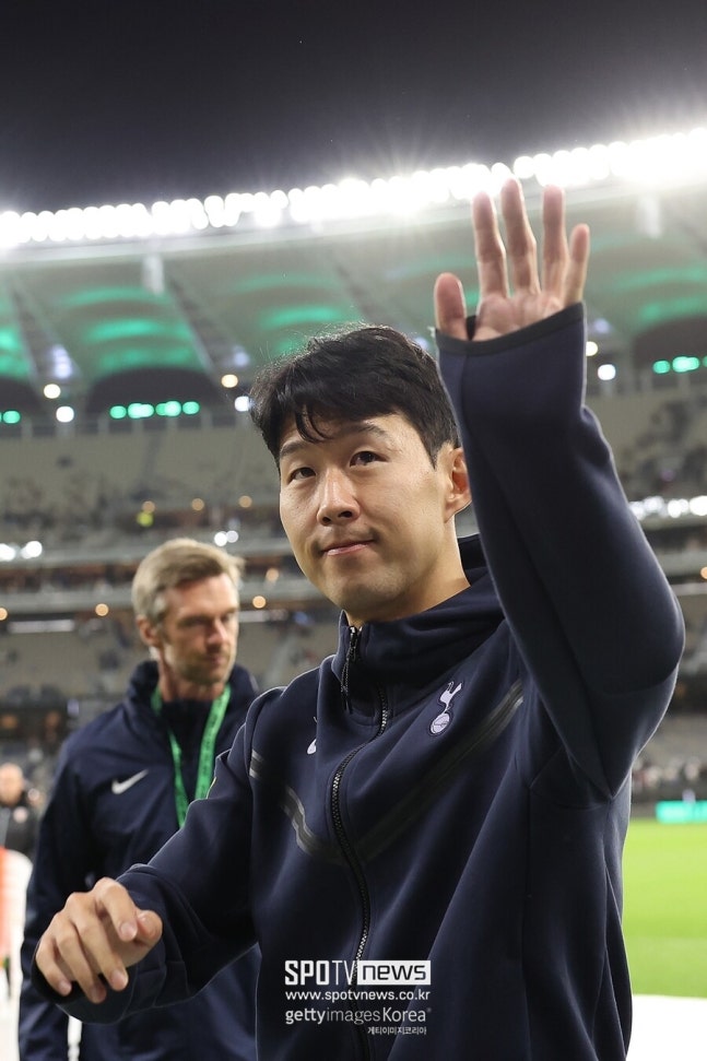 ▲ 팀 토크는 "손흥민은 분명 역대 최고의 한국 선수이자 아시아 축구 통틀어서도 최고일 것이다. 토트넘 역사에서도 최고의 선수 중 한 명"이라면서도 "어쩌면 구단은 손흥민에게 무자비한 요청을 해야할 수도 있다"고 말했다.