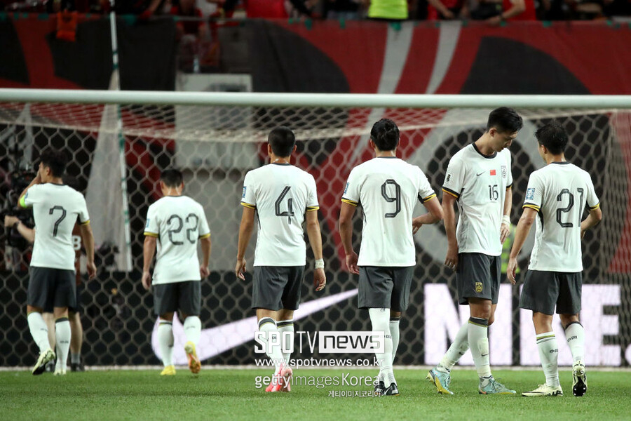 중국축구는 왜 안되는 걸까…"中 사회를 뿌리부터 뜯어고쳐야"→47년 만 대굴욕에 자성론 대두