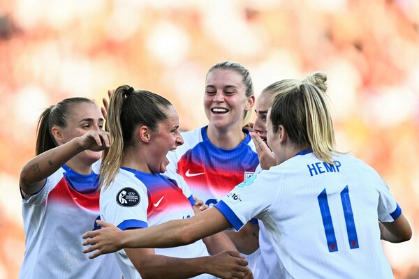 2연속 유로 우승 노리는 잉글랜드, 네덜란드 4-0 완파하며 자존심 세웠다