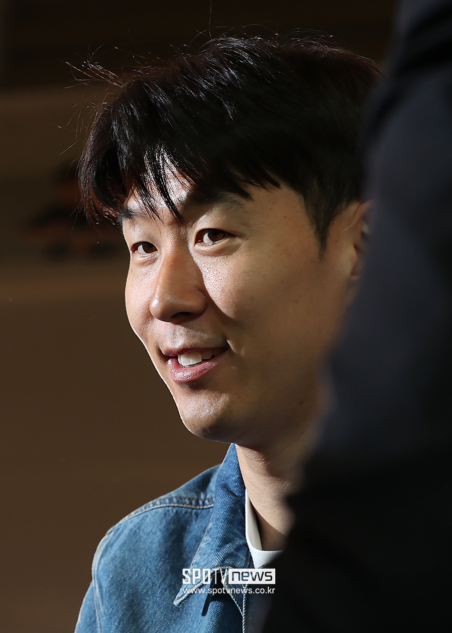 '이제 담판 지으러 간다' SON 영국 출국…3주 뒤 한국 다시 온다 → 토트넘 떠날 확률 69.2%