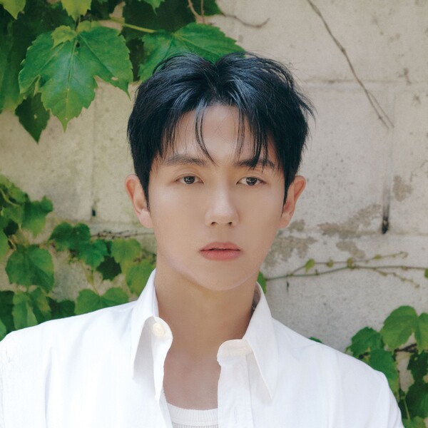 임슬옹, 8년만에 솔로 컴백…정진운도 참여