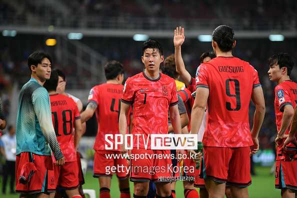 韓 축구 북중미월드컵 빨간불…“경기 중 어지럼증 발생”, “훈련조차 할 수 없는 더위”