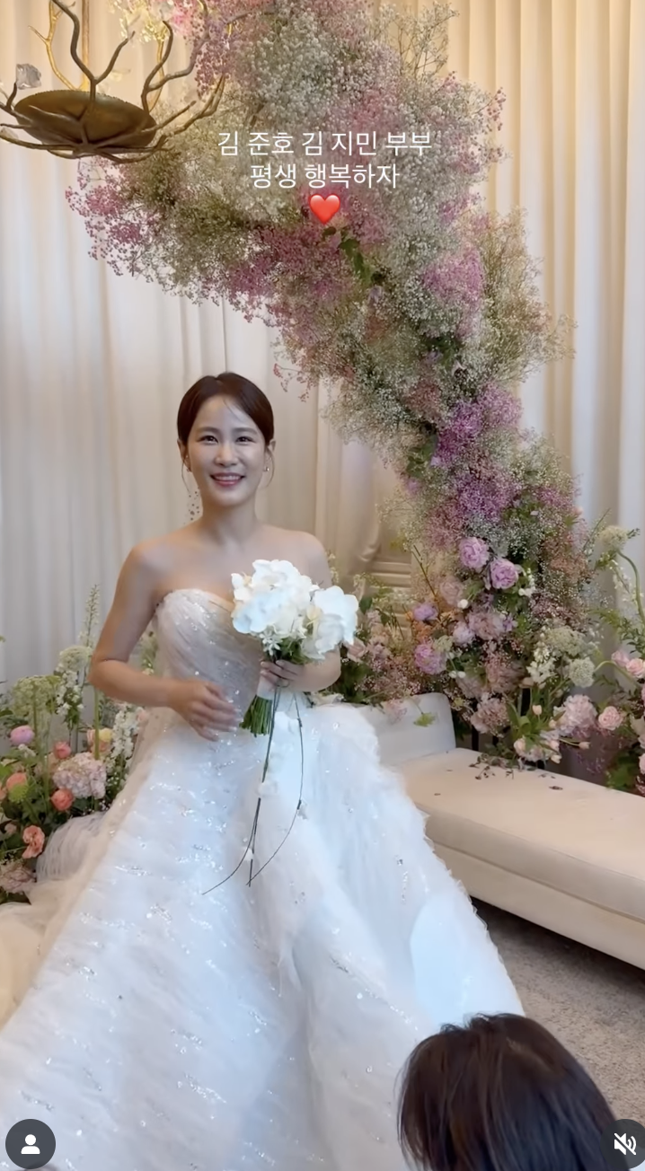 '오늘 결혼' 김지민, 신부대기실 의외의 모습 공개 "이게 다 돈, 아깝다"