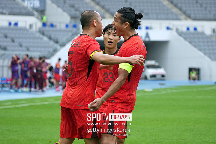 '1득점 5실점' 마침내 1승! 최악의 중국, 굴욕은 면했다...홍콩에 1-0 가까스로 승리 → 3위로 체면치레 [동아시안컵 현장 REVIEW]